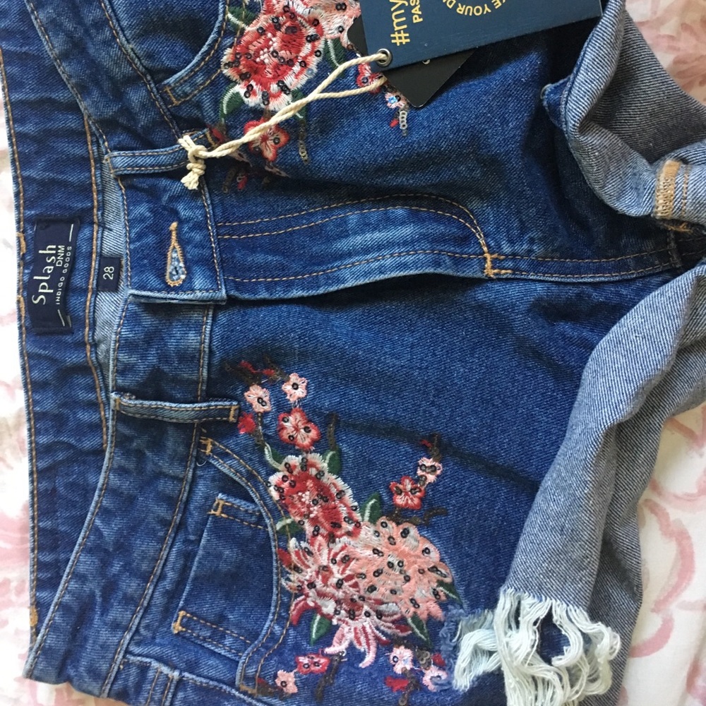 Denim Shorts / Floral